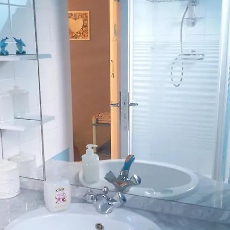 Maison De 2 A A 800 M De La Avec Jardin Clos Et Wifi Hébergement de vacances *